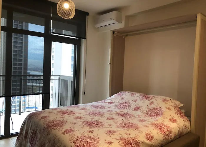 Lejlighed Cozy Waterfront With Bed Beograd